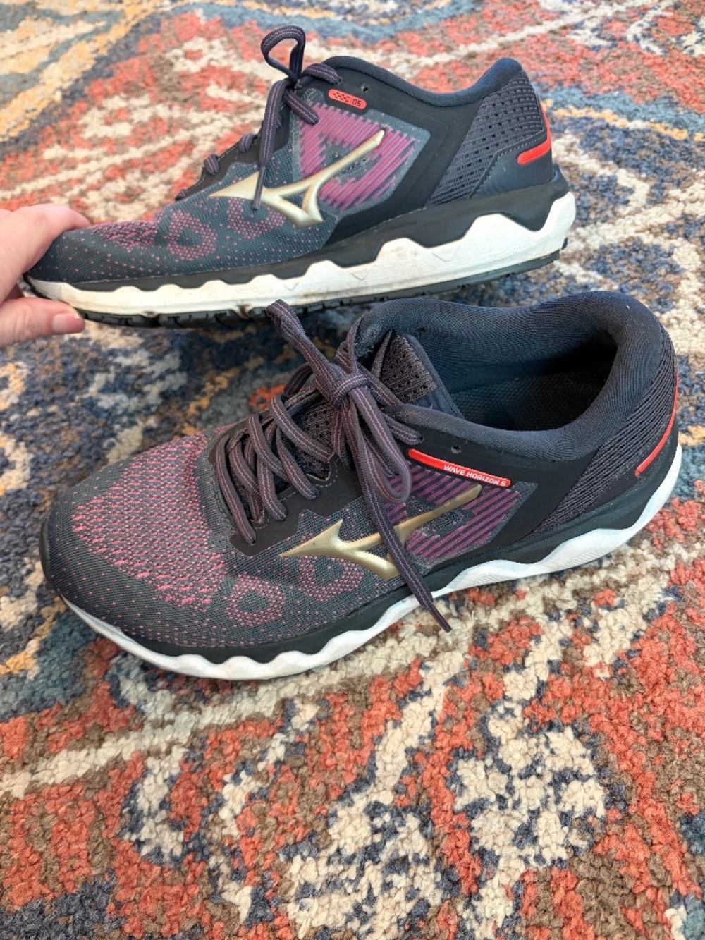 Mizuno Wave Horizon 5 Purple Gold Women's Sneakers sz 9
